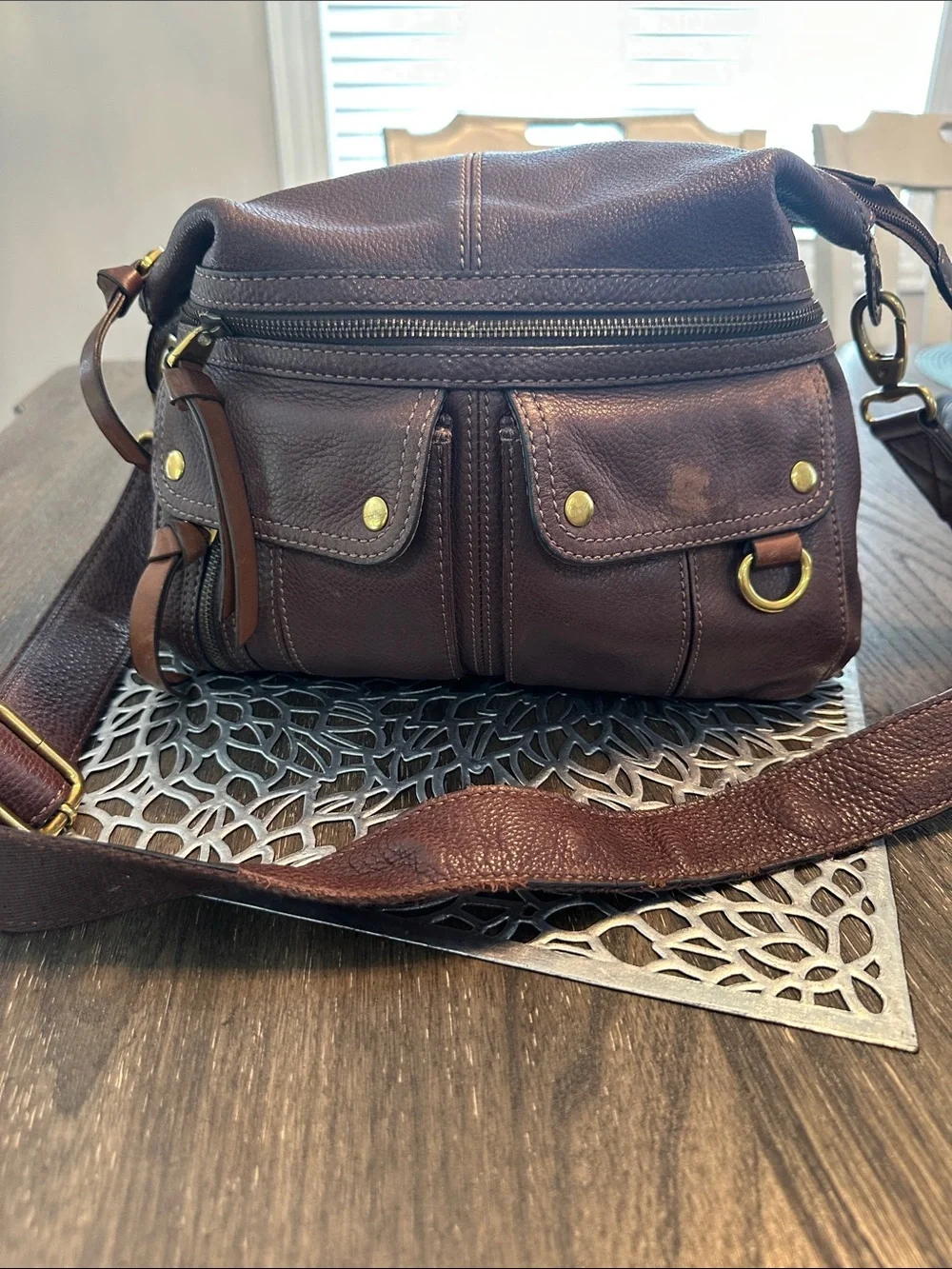 Leather Crossbody Bag in Dark Brown -